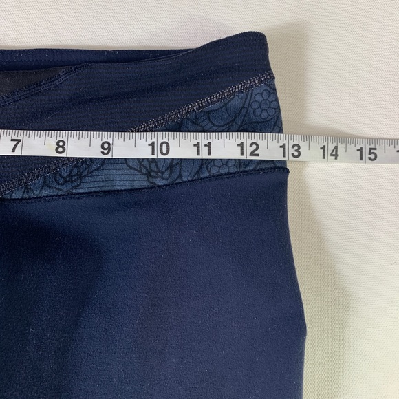 Lululemon Wunder Under Womens Reversible Leggings Size 4 Ankle Length 31” Inseam - Picture 7 of 11